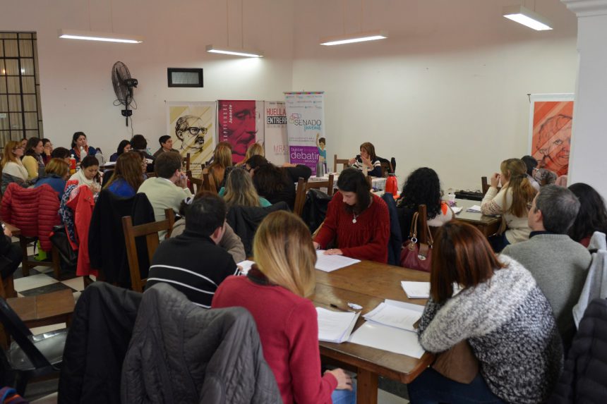 Docentes se capacitaron en técnica legislativa