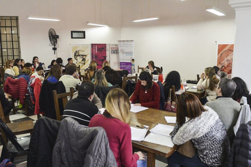 En Concordia se realizará una capacitación para docentes que participan del Senado Juvenil
