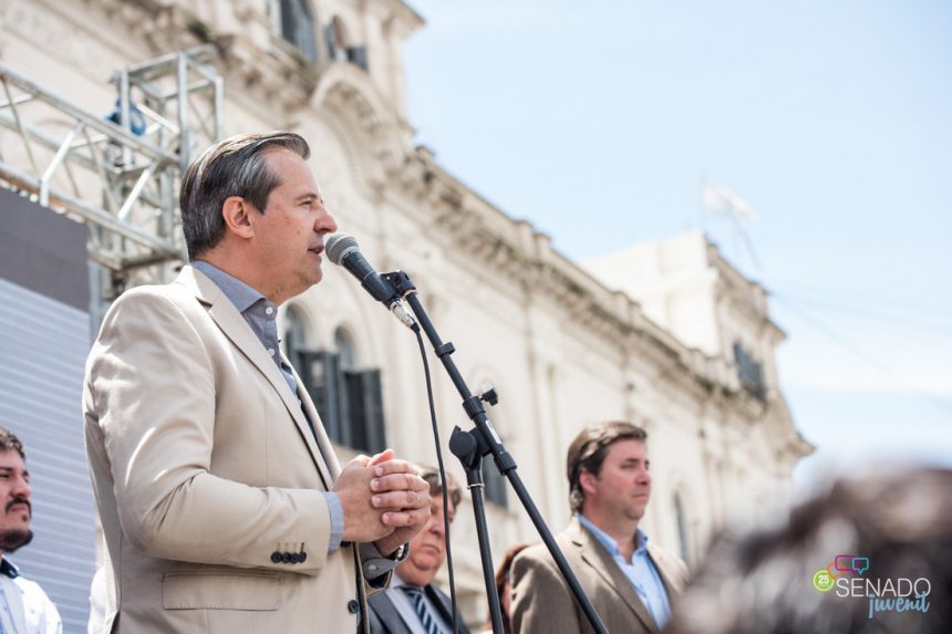Bahl festejó los 25 años del Senado Juvenil con jóvenes de toda la provincia