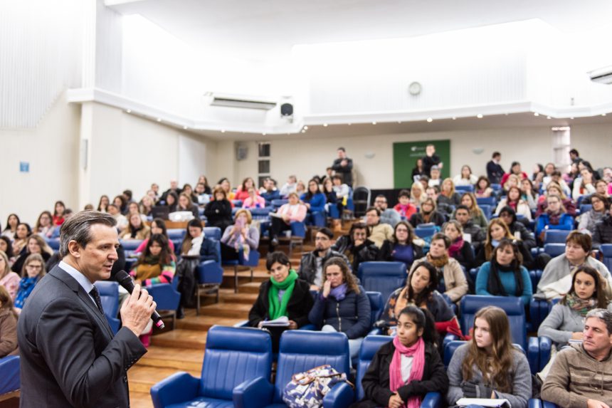 Los docentes suman herramientas para promover la participación de los jóvenes