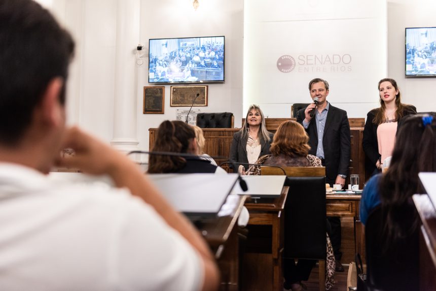 Los departamentos Feliciano y Gualeguaychú se hacen escuchar en el Senado Juvenil
