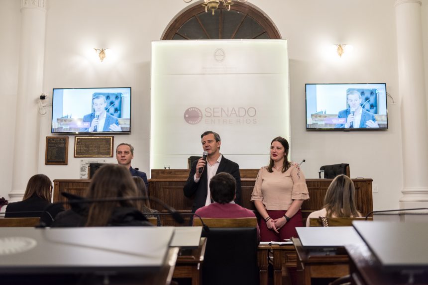 Alumnos del departamento Colón presentaron sus propuestas en el Senado Juvenil