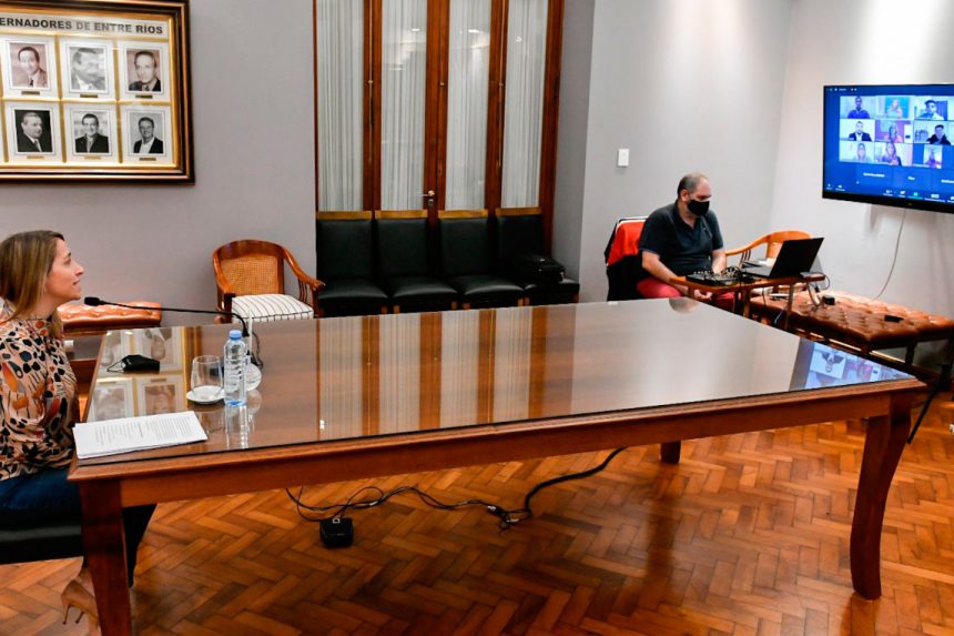 La vicegobernadora Stratta participó de la capacitación docente del Senado Juvenil